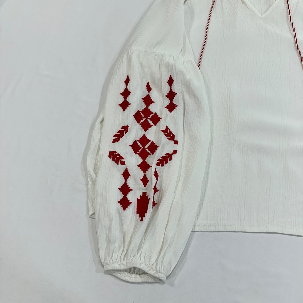 LCW Casual Embroidered Peasant Blouse Womens Medium White Red Tassel | Boho Core - Picture 4 of 9